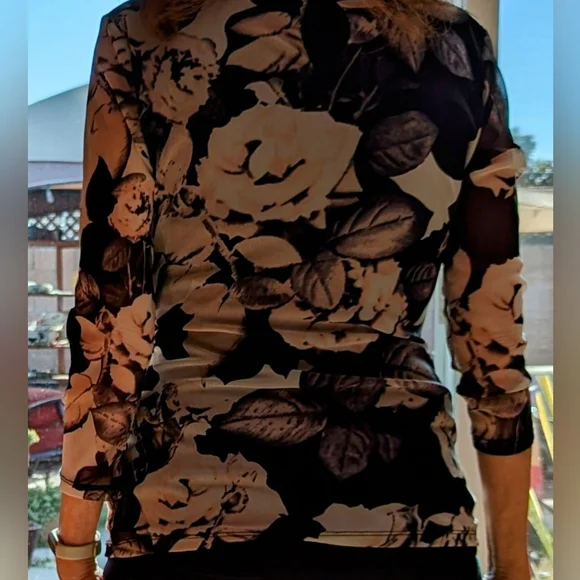 Beautiful Flowered INC Blouse - Picture 2 of 8
